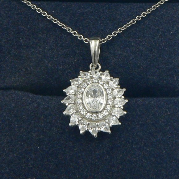 LUSTRO STELLA Swarovski Zirconia Pendant - Picture 1 of 6